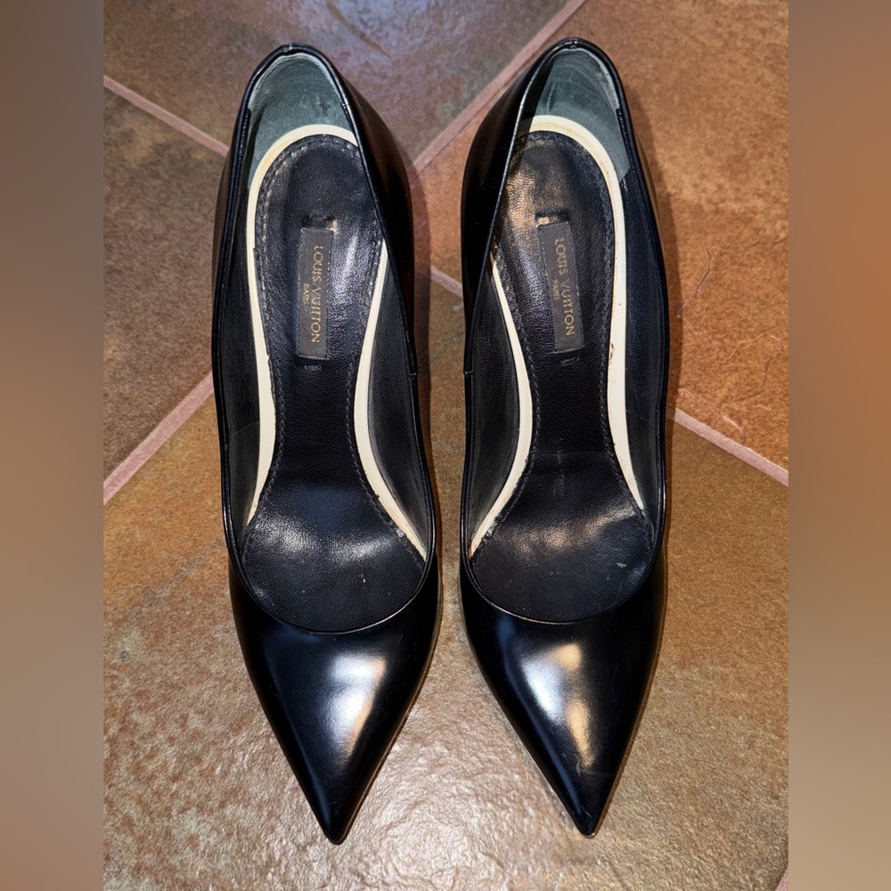 Louis Vuitton Black Pointed Heels
